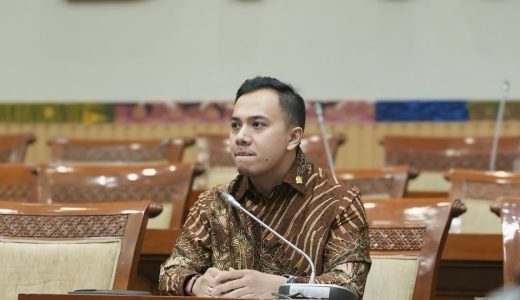 11559-anggota-komisi-iii-dpr-ri-dari-fraksi-pdip-gilang-dhielafararez
