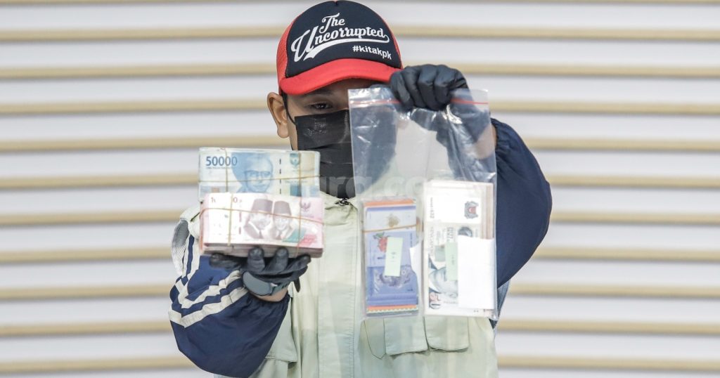 12010-barang-bukti-ott-bupati-langkat-syah-afandin