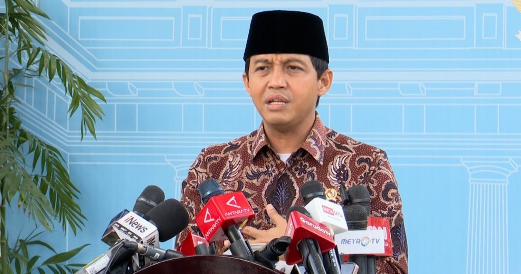 33931-menteri-kehutanan-raja-juli-antoni
