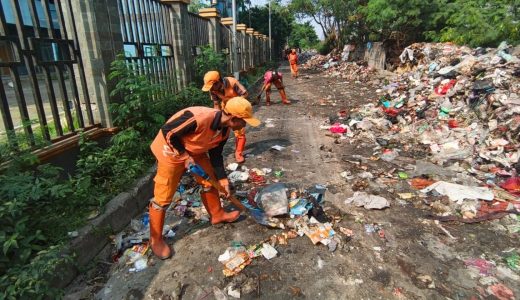 40806-ilustrasi-sampah-di-cakung-barat
