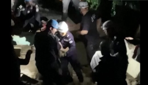 52464-bayi-selamat-dari-gempa-bumi-venezuela