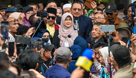 57424-sidang-dokter-tifa-tifauzia-tyassuma