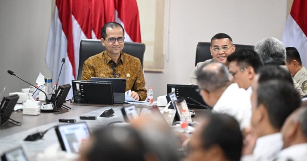 64658-menteri-transmigrasi-m-iftitah-sulaiman-suryanagara