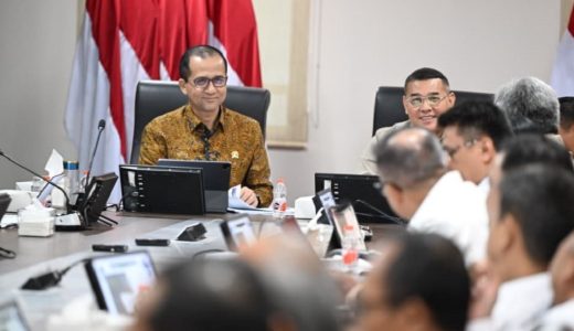 64658-menteri-transmigrasi-m-iftitah-sulaiman-suryanagara