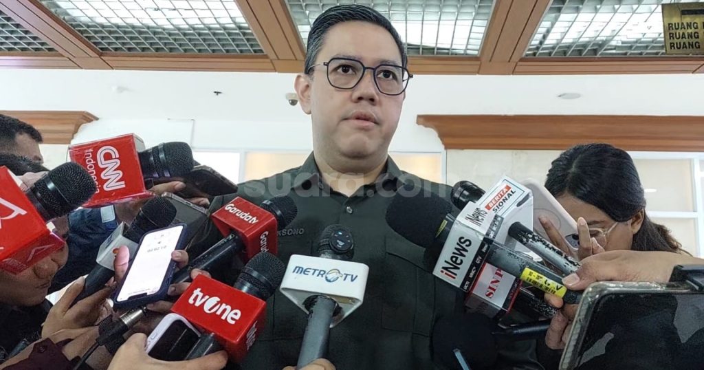 67212-wakil-ketua-komisi-i-dpr-ri-dave-laksono
