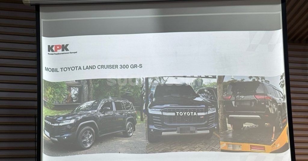 70534-penampakan-mobil-land-cruiser-bupati-kuansing