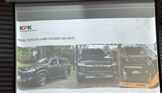 70534-penampakan-mobil-land-cruiser-bupati-kuansing