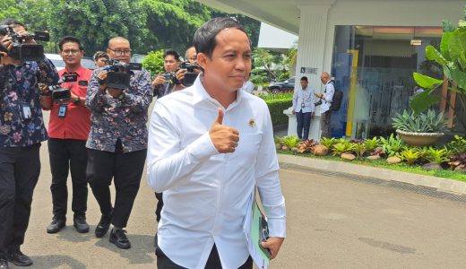 79774-menteri-kehutanan-raja-juli-antoni