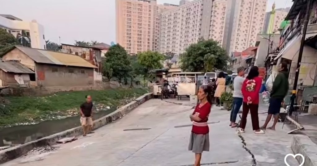 86449-jalan-cinta-di-rt-11rw-03-kelurahan-pulogadung-jakarta-timur