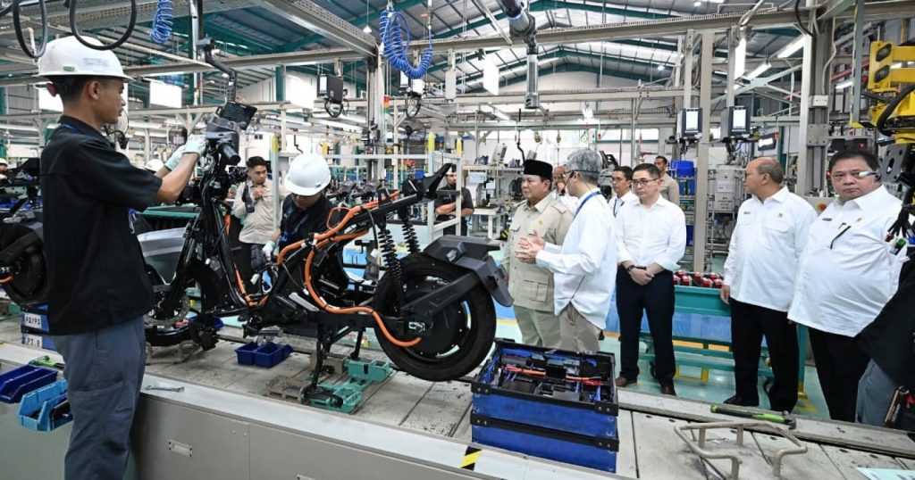 13738-presiden-prabowo-subianto-dorong-motor-listrik
