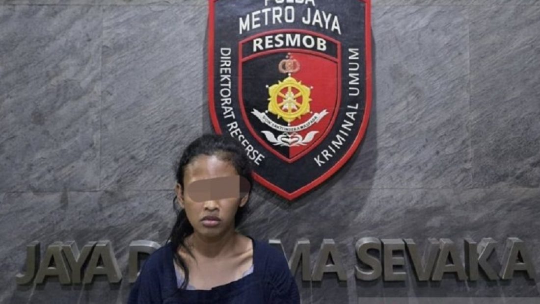 21118-mahasiswi-berinisial-sap-alias-caca-viral-mencuri-ponsel-di-cipinang-cempedak