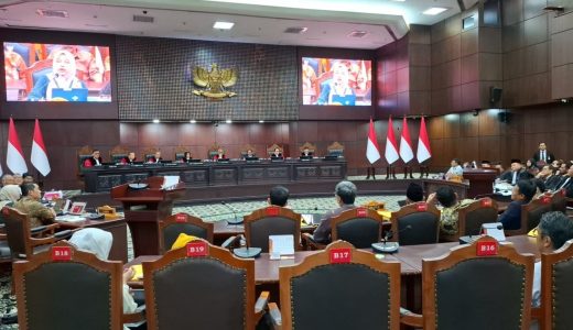 25302-sidang-ijazah-gibran-di-mk