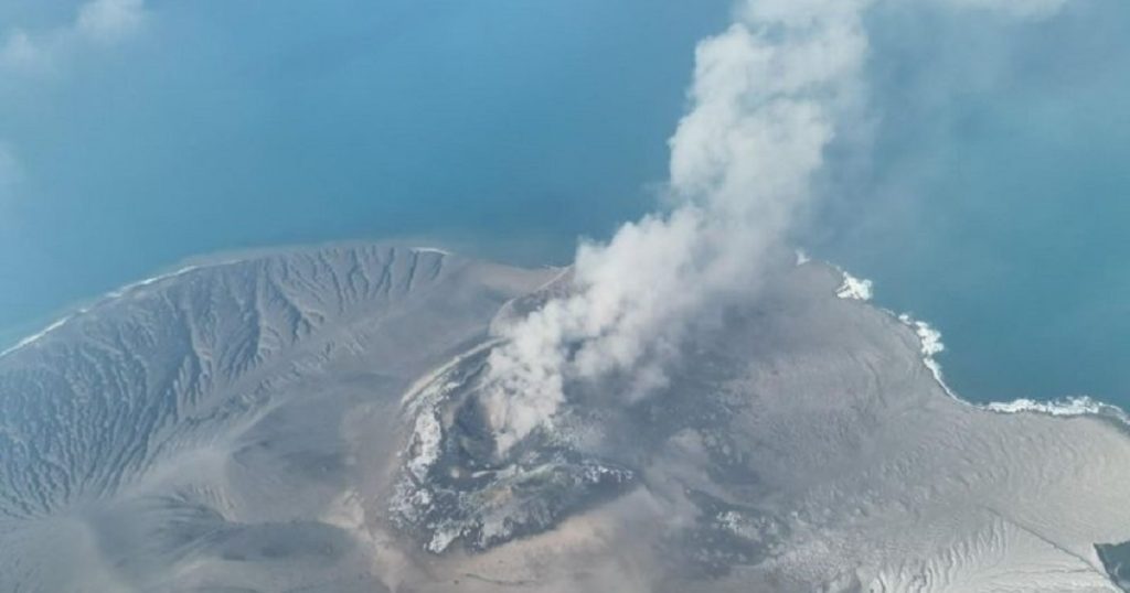 27525-gunung-anak-krakatau