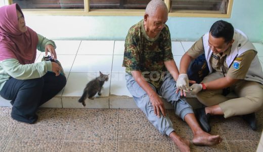 28804-jemput-bola-pemeriksaan-kesehatan-lansia-program-melankolia