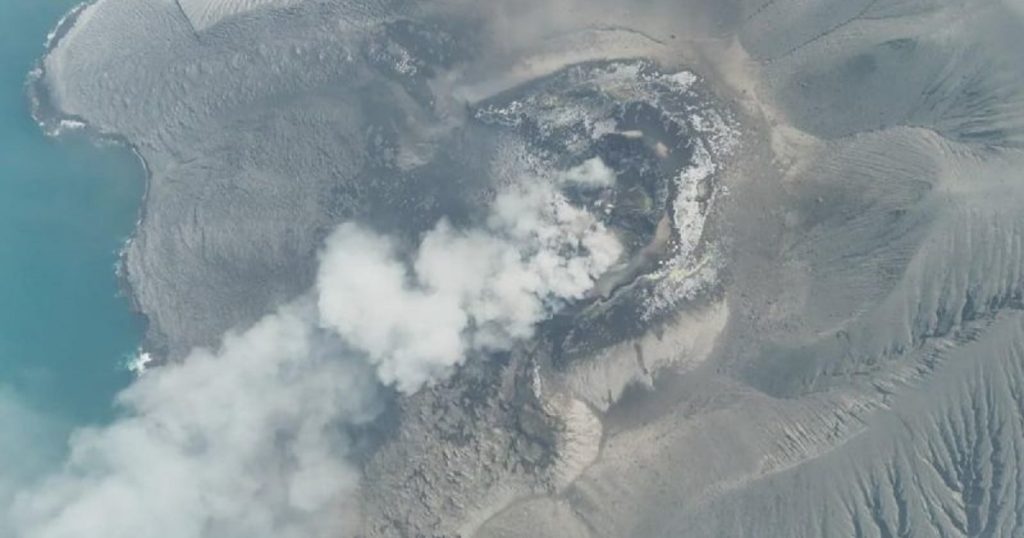 33244-foto-udara-gunung-anak-krakatau