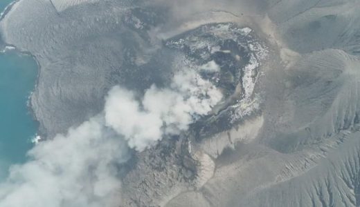 33244-foto-udara-gunung-anak-krakatau