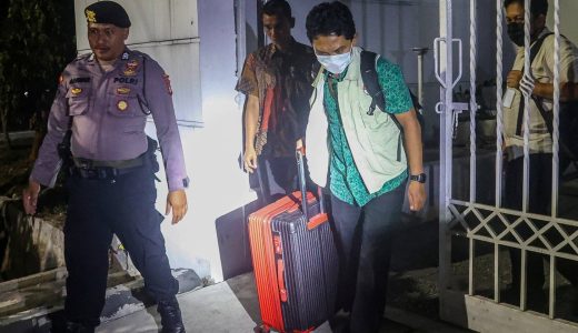 46612-kpk-geledah-rumah-dirjen-pptr-kementerian-atrbpn-di-bekas