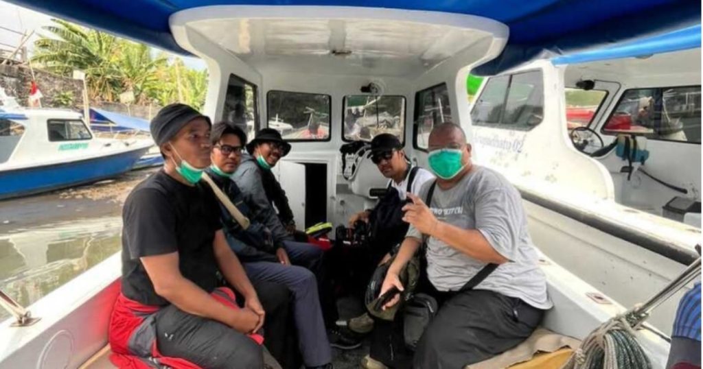 71174-lima-jurnalis-hilang-di-sekitar-gunung-anak-krakatau