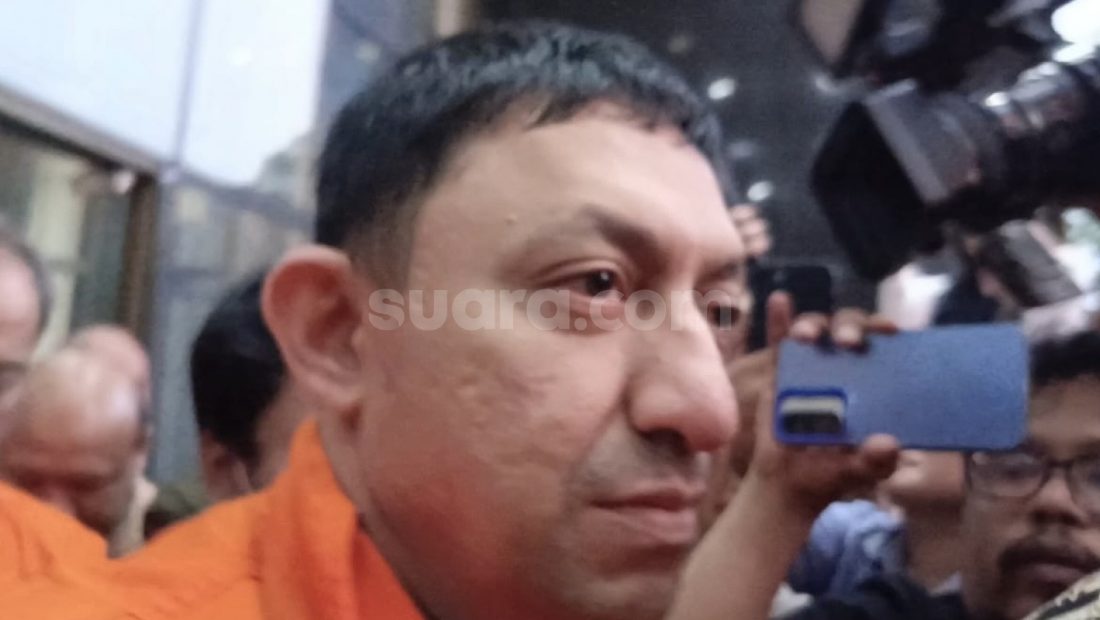 77458-tampang-fahd-a-rafiq-resmi-pakai-rompi-oranye-usai-kena-ott-kpk