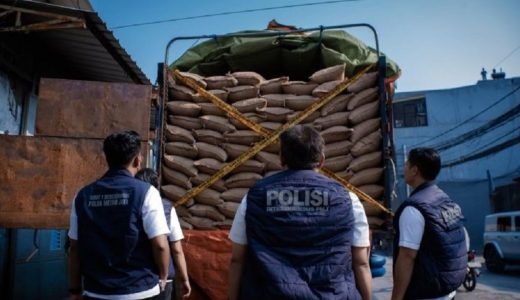 87433-kasus-dugaan-impor-kacang-tanah-ilegal-sebanyak-4985-ton