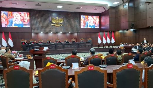 25302-sidang-ijazah-gibran-di-mk
