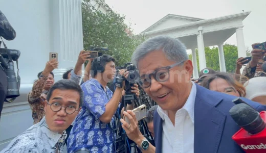 46470-rocky-gerung-datang-ke-istana-jelang-pelantikan-wantimpres